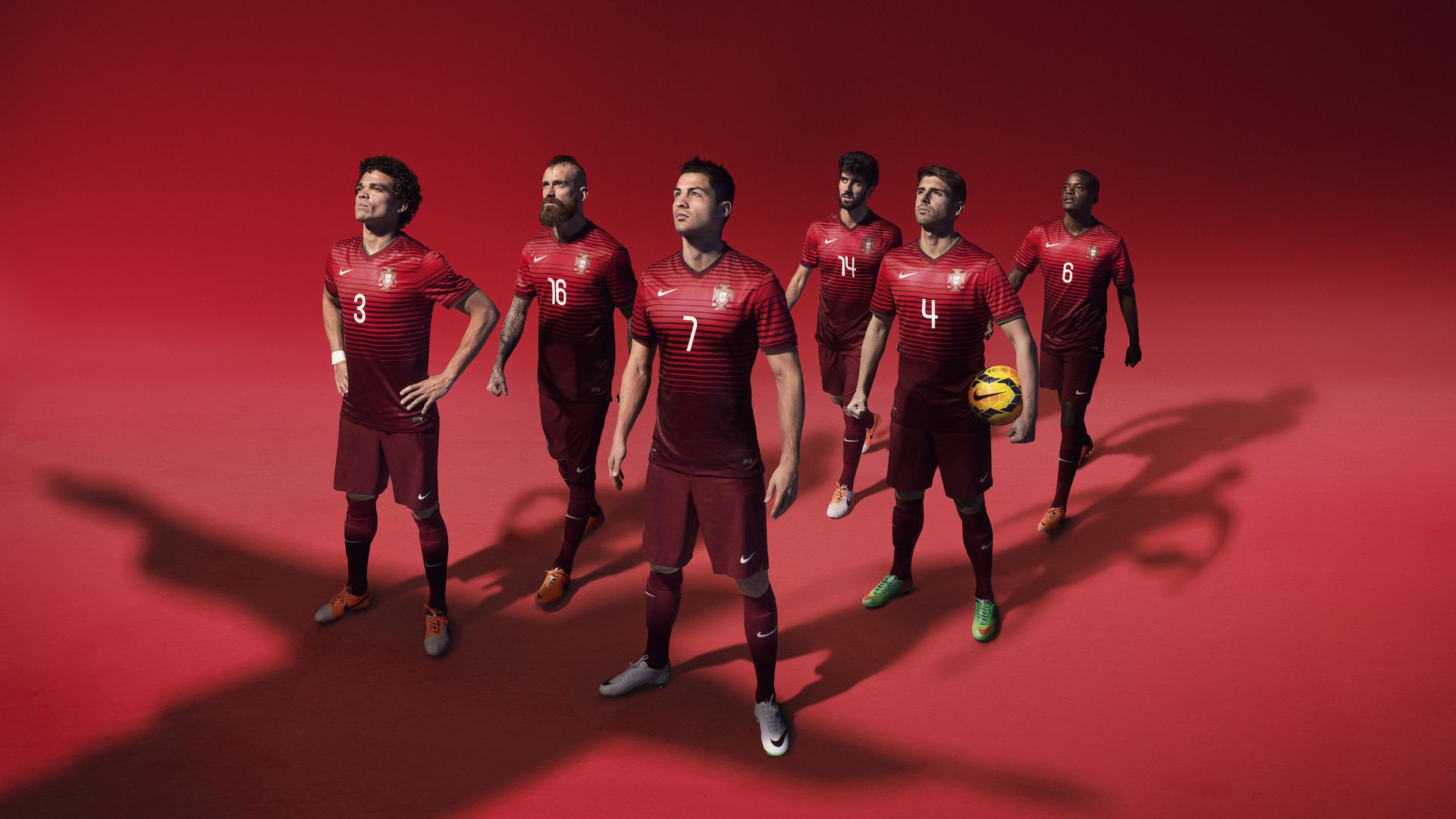 开云app更新-罗马尼亚队赛制深度剖析：如何提升球员之间的互动与配合，罗马尼亚联赛水平